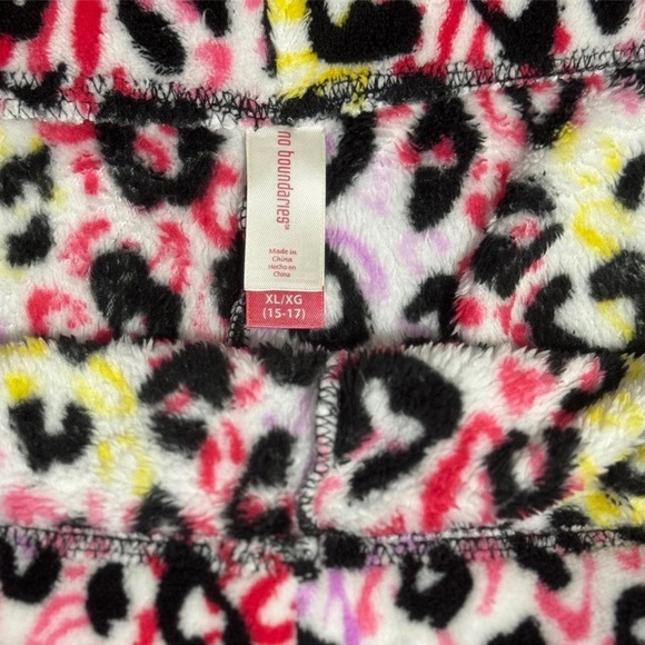 Leopard Print Lounge Shorts - Picture 3 of 3